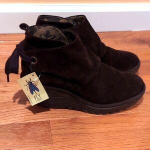 Fly London women wedges. Size 38 eur 7.5-8 US)